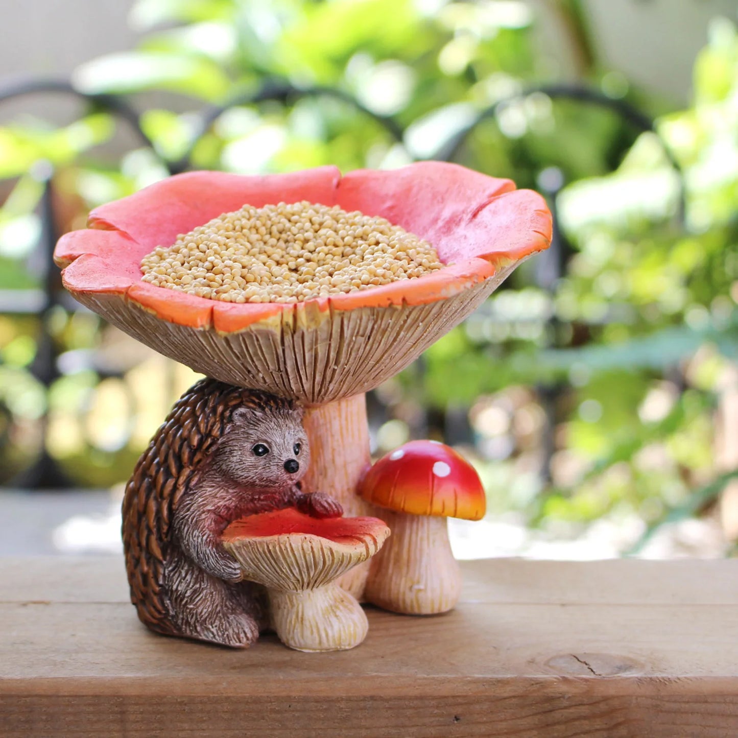 Outdoor Durable Resin Bird Feeder Decoration