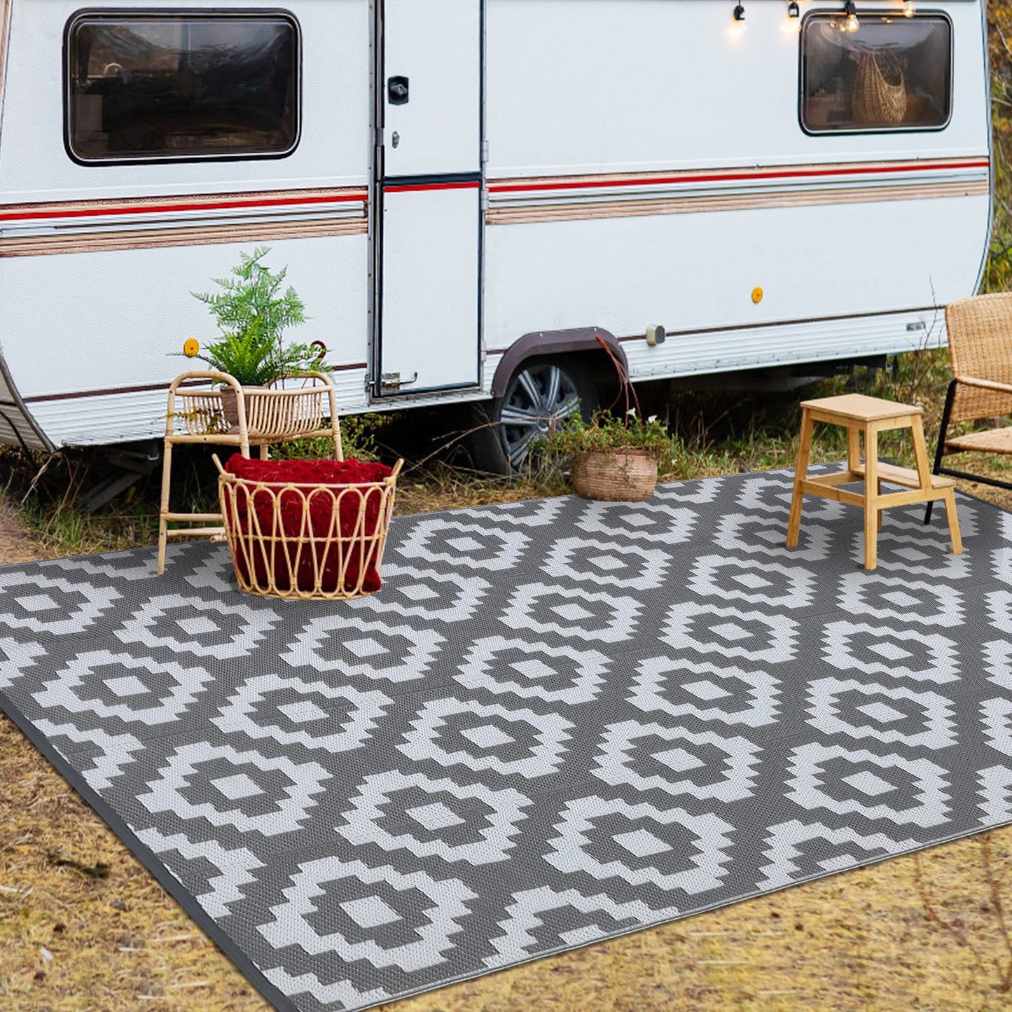Modern Geometric Reversible Waterproof Outdoor Rug