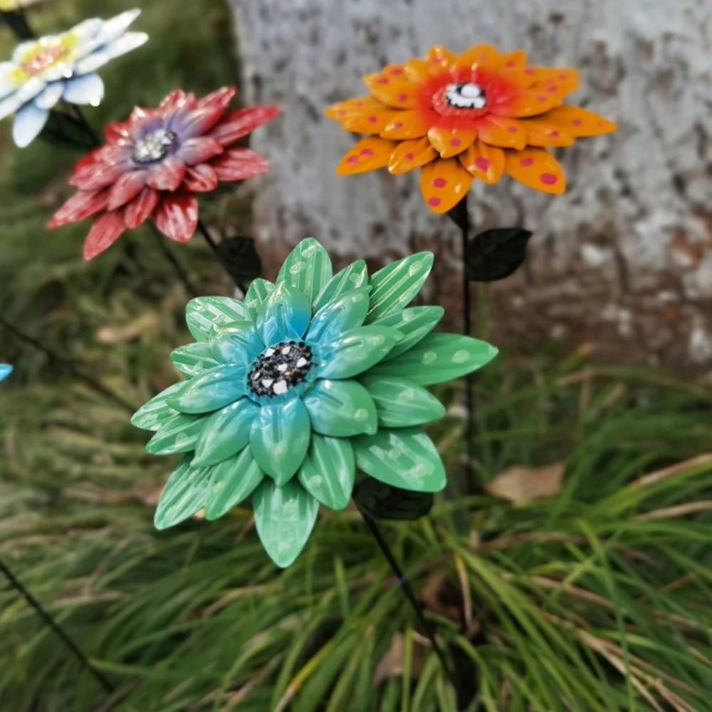 Decorative Metal Daylily Flower Garden Stakes