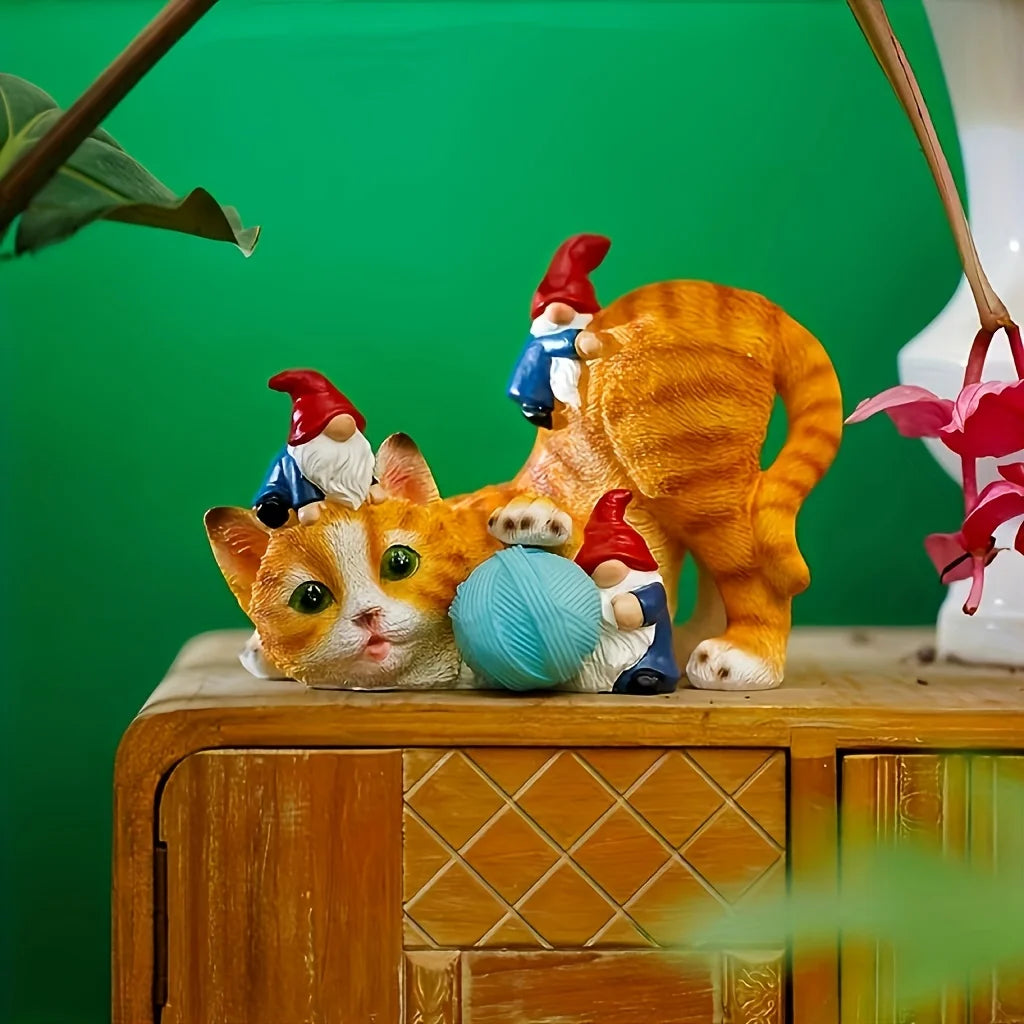 Resin Cats Statue with Solar LED Lights