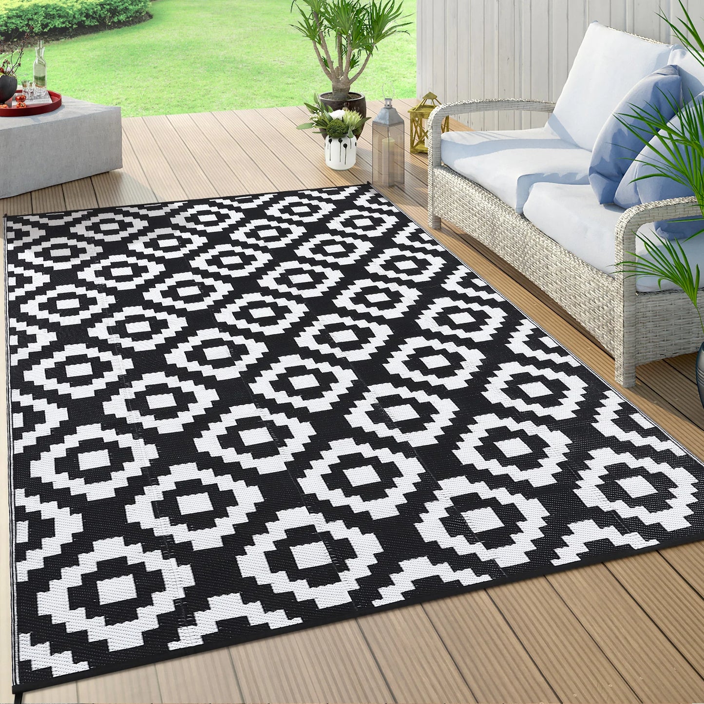 Modern Geometric Reversible Waterproof Outdoor Rug