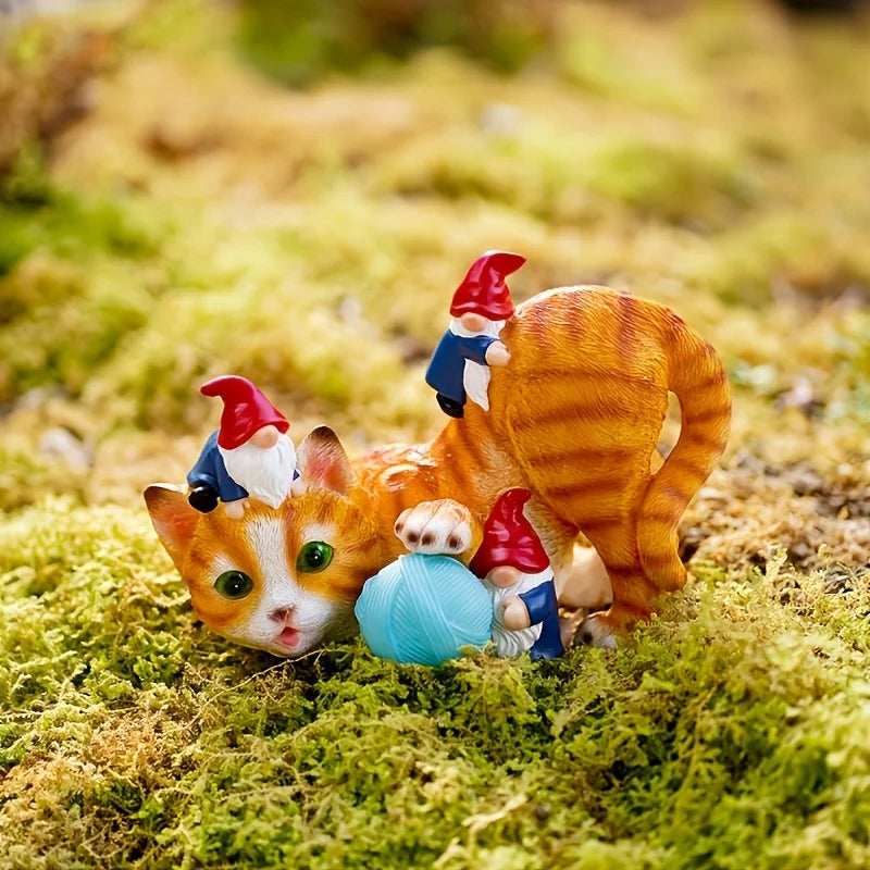 Resin Cats Statue with Solar LED Lights